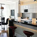 Mondrian Luxury & Old Town شقة فندقية 5*