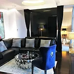 شقة فندقية Mondrian Luxury & Old Town كراكوفيا