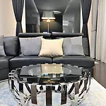 شقة فندقية Mondrian Luxury & Old Town 5*