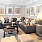 Mondrian Luxury & Old Town شقة فندقية