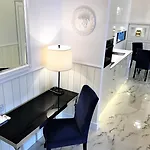 Mondrian Luxury & Old Town 5* كراكوفيا