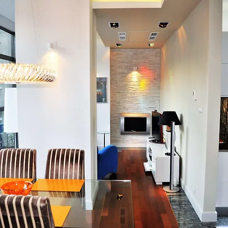 Mondrian Luxury & Old Town 公寓式酒店 5*