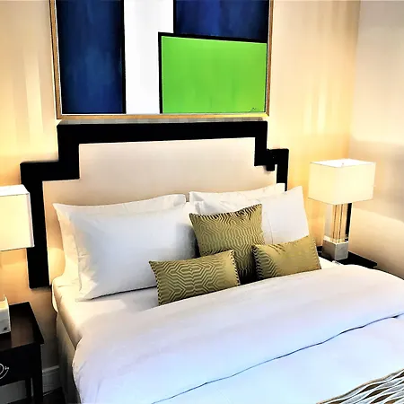 Mondrian Luxury & Old Town 公寓式酒店