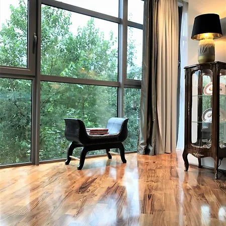 Mondrian Luxury & Old Town מלון דירות 5*