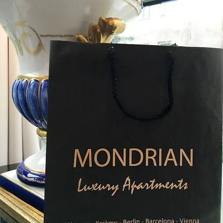 Mondrian Luxury & Old Town 5* קרקוב