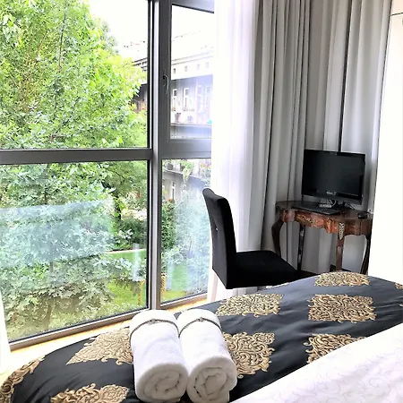 Mondrian Luxury & Old Town קרקוב