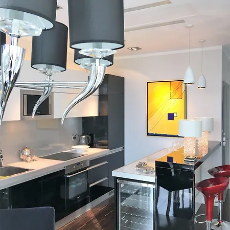 Mondrian Luxury & Old Town מלון דירות קרקוב