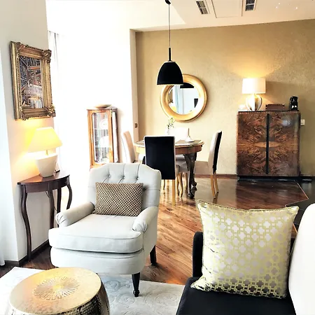 Mondrian Luxury & Old Town מלון דירות 5*