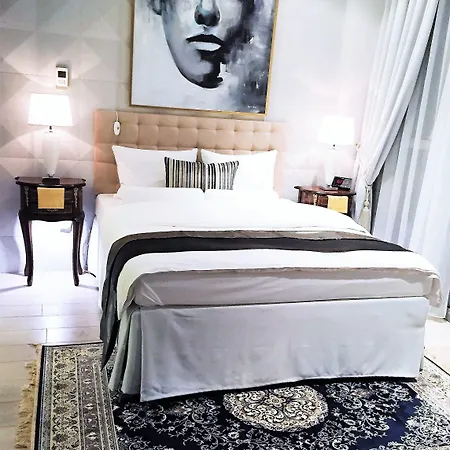 Mondrian Luxury & Old Town מלון דירות קרקוב