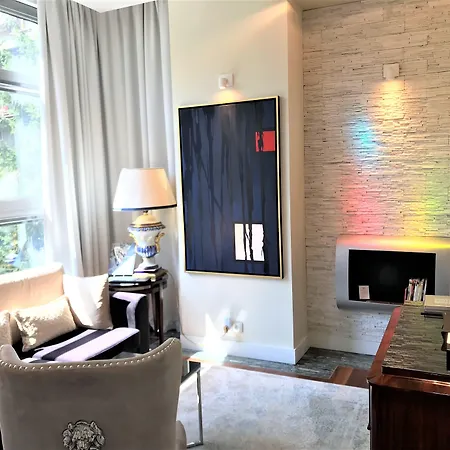 Mondrian Luxury & Old Town