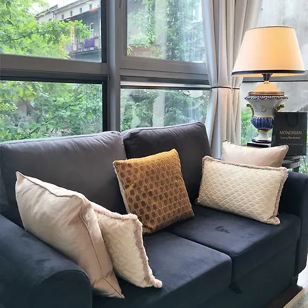 아파트호텔 Mondrian Luxury & Old Town 5*