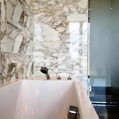 Mondrian Luxury & Old Town شقة فندقية 5*