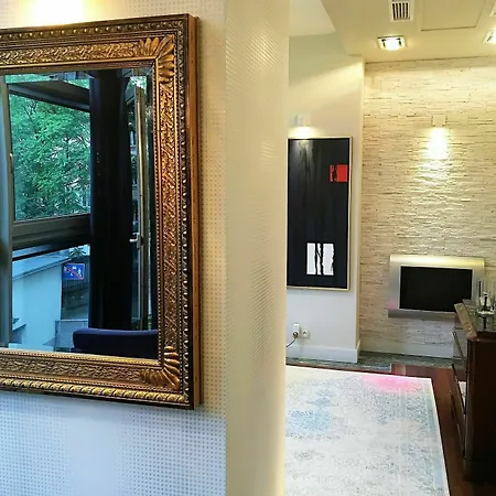 Hotel apartamentowy Mondrian Luxury & Old Town