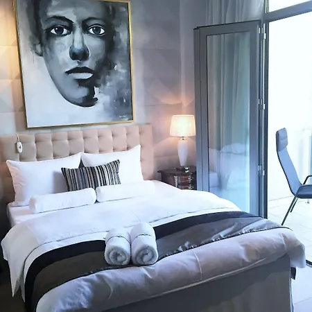 Mondrian Luxury & Old Town